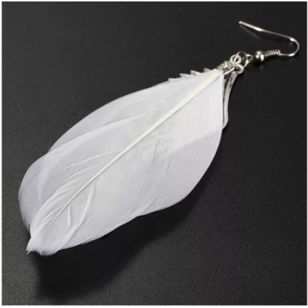 🎉 3 for $15 Angel wings with feather earrings - Picture 5 of 6